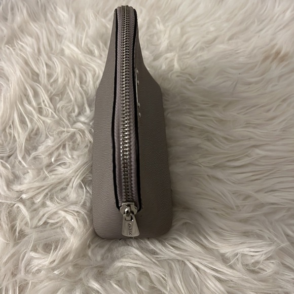 Michael Kors make up bag - Picture 3 of 4